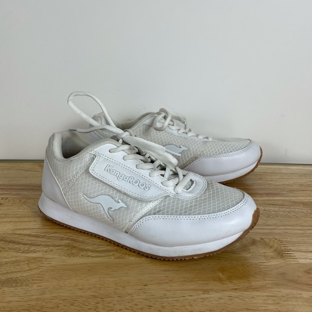 EUC Women's KANGAROOS | White Sneakers / Tennis Shoes Size 7